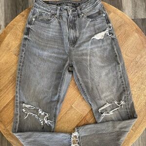 American eagle mom jean 2 Short